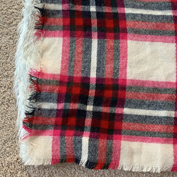Express plaid scarf women’s pink red black cream - Picture 10 of 12